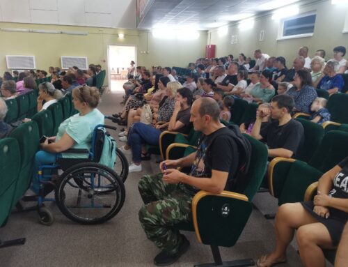 В тиши села, голос Небес